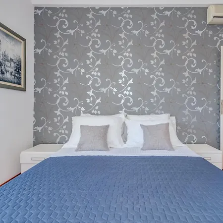 Marmont Apartment *